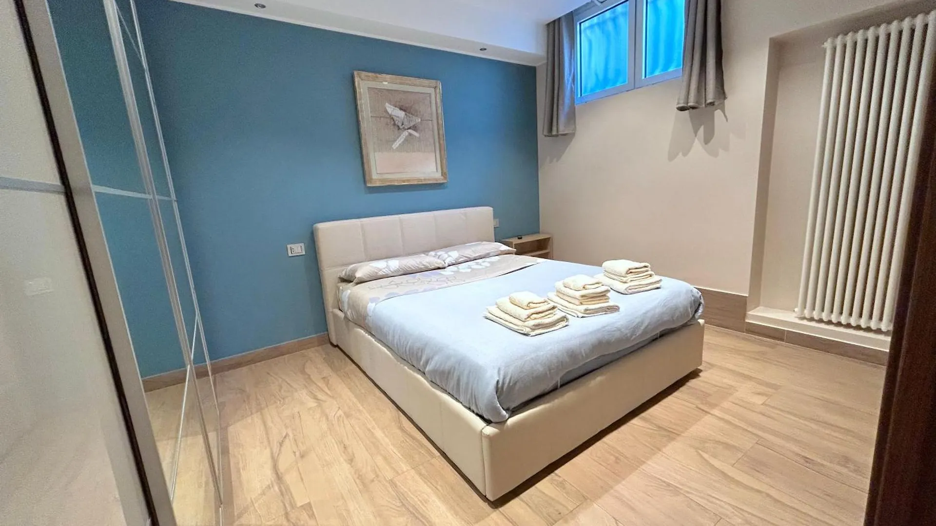 R39 Elegant Apartment With Private Parking Milan